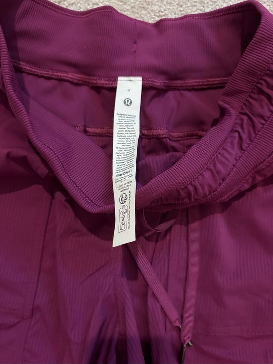 Lululemon Dance Studio HR Shorts 3.5” - Picture 2 of 3